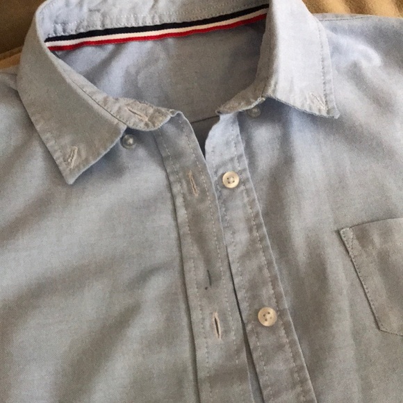 Light blue button up blouse - Picture 4 of 5